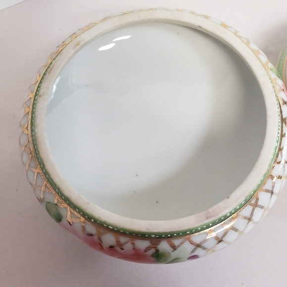 Handpainted Nippon Moriage Dresser Jar Trinket Dish Footed Cabbage Roses - Picture 4 of 7